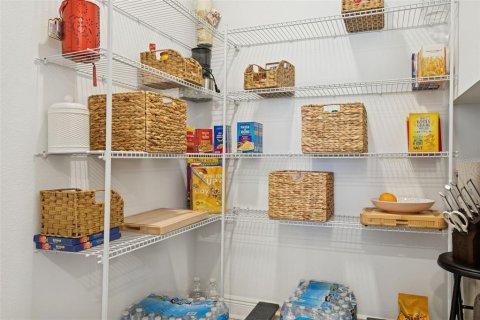 Купить виллу или дом в Уэсли-Чепел, Флорида 9 комнат, 264.68м2, № 2202678 - фото 17