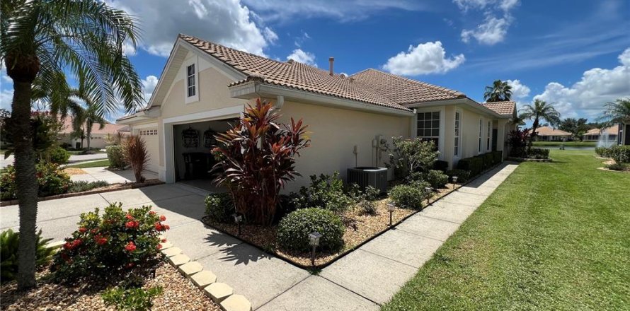 House in North Port, Florida 2 bedrooms, 154.78 sq.m. № 1907387