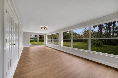 House in South Daytona, Florida 4 bedrooms, 223.62 sq.m. № 1432046 - photo 25