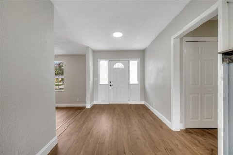 House in South Daytona, Florida 4 bedrooms, 223.62 sq.m. № 1432046 - photo 9