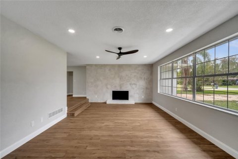 House in South Daytona, Florida 4 bedrooms, 223.62 sq.m. № 1432046 - photo 10