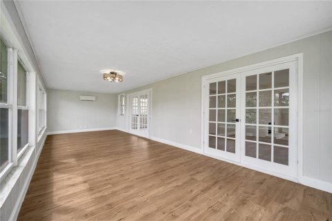 House in South Daytona, Florida 4 bedrooms, 223.62 sq.m. № 1432046 - photo 26