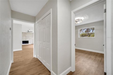 House in South Daytona, Florida 4 bedrooms, 223.62 sq.m. № 1432046 - photo 27