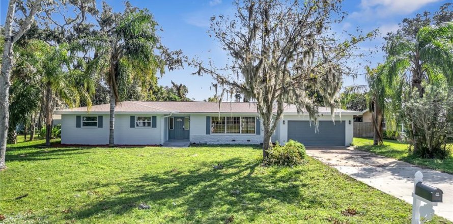 House in South Daytona, Florida 4 bedrooms, 223.62 sq.m. № 1432046