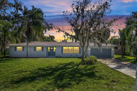 House in South Daytona, Florida 4 bedrooms, 223.62 sq.m. № 1432046 - photo 2