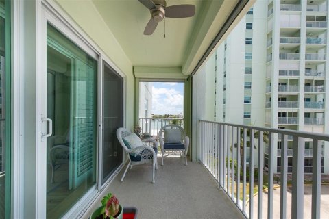 Condo in Saint Pete Beach, Florida, 2 bedrooms № 2098283 - photo 23
