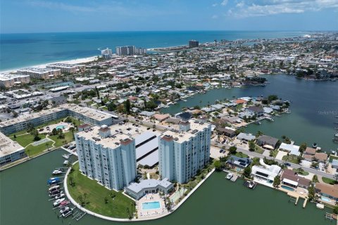 Condo in Saint Pete Beach, Florida, 2 bedrooms № 2098283 - photo 30