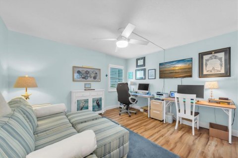 Condo in Saint Pete Beach, Florida, 2 bedrooms № 2098283 - photo 18