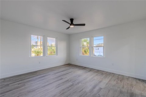 House in Daytona Beach, Florida 6 bedrooms, 213.68 sq.m. № 1825112 - photo 23