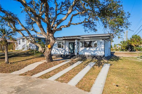 House in Daytona Beach, Florida 6 bedrooms, 213.68 sq.m. № 1825112 - photo 3