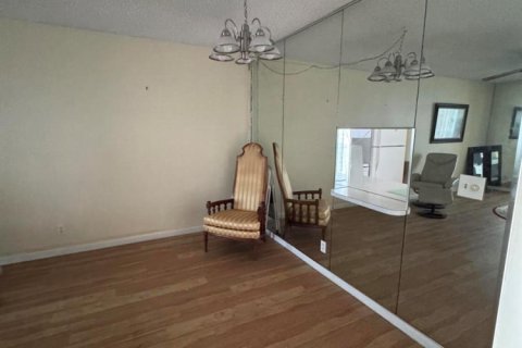 Condo in Boynton Beach, Florida, 1 bedroom № 2169839 - photo 5