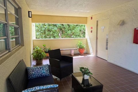 Condo in Boynton Beach, Florida, 1 bedroom № 2169839 - photo 9