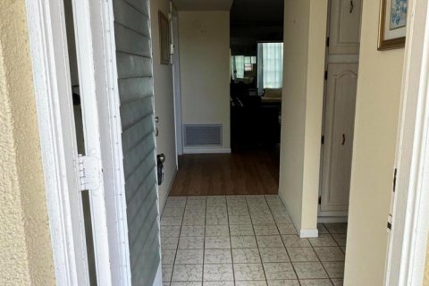 Condo in Boynton Beach, Florida, 1 bedroom № 2169839 - photo 2