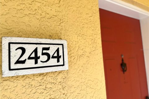 Townhouse in Maitland, Florida 4 bedrooms, 158.58 sq.m. № 1912320 - photo 2