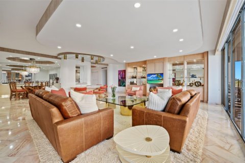 Condo in Bal Harbour, Florida, 2 bedrooms  № 2003429 - photo 3