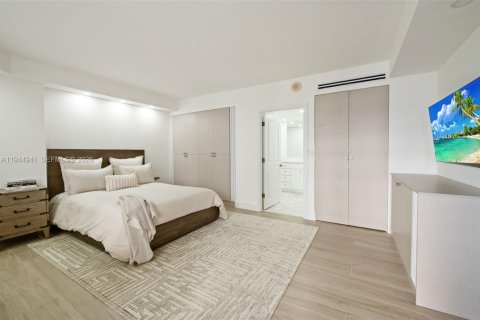 Condo in Bal Harbour, Florida, 2 bedrooms  № 2003429 - photo 21