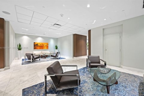 Condo in Bal Harbour, Florida, 2 bedrooms  № 2003429 - photo 30