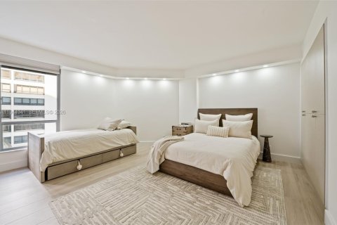 Condo in Bal Harbour, Florida, 2 bedrooms  № 2003429 - photo 22