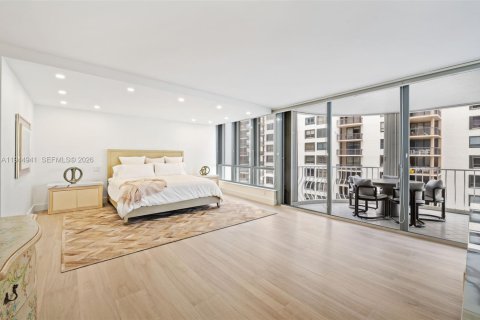 Condo in Bal Harbour, Florida, 2 bedrooms  № 2003429 - photo 15