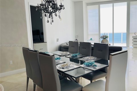 Condominio en alquiler en Sunny Isles Beach, Florida, 3 dormitorios, 195.65 m2 № 2054536 - foto 15