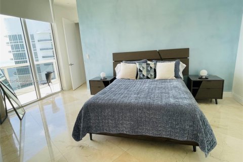 Condominio en alquiler en Sunny Isles Beach, Florida, 3 dormitorios, 195.65 m2 № 2054536 - foto 18