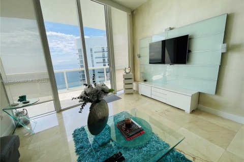 Condominio en alquiler en Sunny Isles Beach, Florida, 3 dormitorios, 195.65 m2 № 2054536 - foto 11