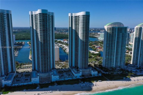 Condominio en alquiler en Sunny Isles Beach, Florida, 3 dormitorios, 195.65 m2 № 2054536 - foto 30