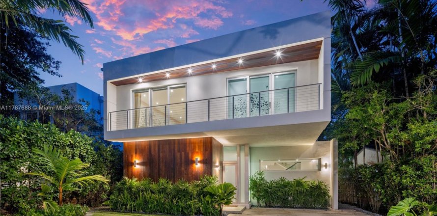 House in Miami, Florida 5 bedrooms, 435.43 sq.m. № 1696635
