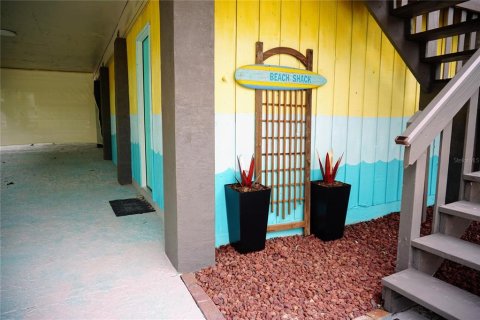 Commercial property in Bradenton Beach, Florida 4 bedrooms, 150.87 sq.m. № 2101790 - photo 19