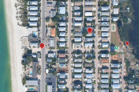 Commercial property in Bradenton Beach, Florida 4 bedrooms, 150.87 sq.m. № 2101790 - photo 24