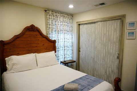 Commercial property in Bradenton Beach, Florida 4 bedrooms, 150.87 sq.m. № 2101790 - photo 13