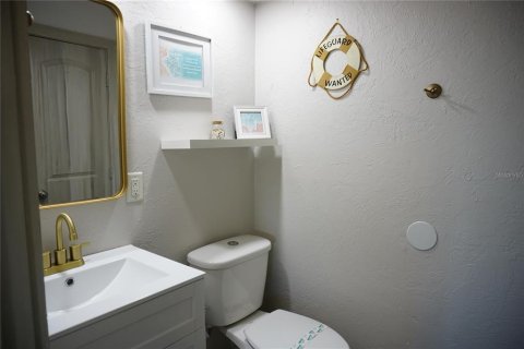 Commercial property in Bradenton Beach, Florida 4 bedrooms, 150.87 sq.m. № 2101790 - photo 15