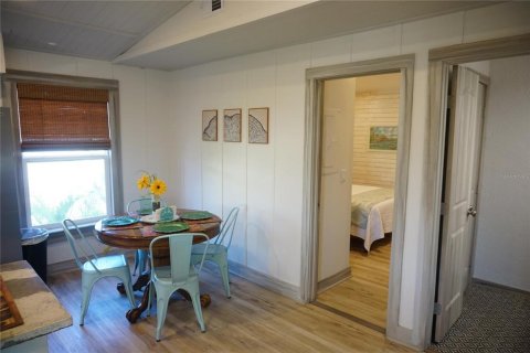Commercial property in Bradenton Beach, Florida 4 bedrooms, 150.87 sq.m. № 2101790 - photo 30