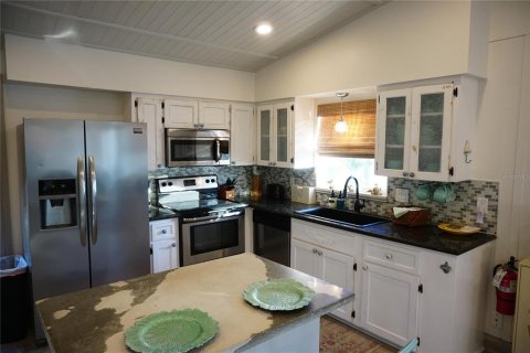 Commercial property in Bradenton Beach, Florida 4 bedrooms, 150.87 sq.m. № 2101790 - photo 7