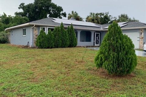 Villa ou maison à Port Charlotte, Floride 3 chambres, 166.48 m2 № 2376804