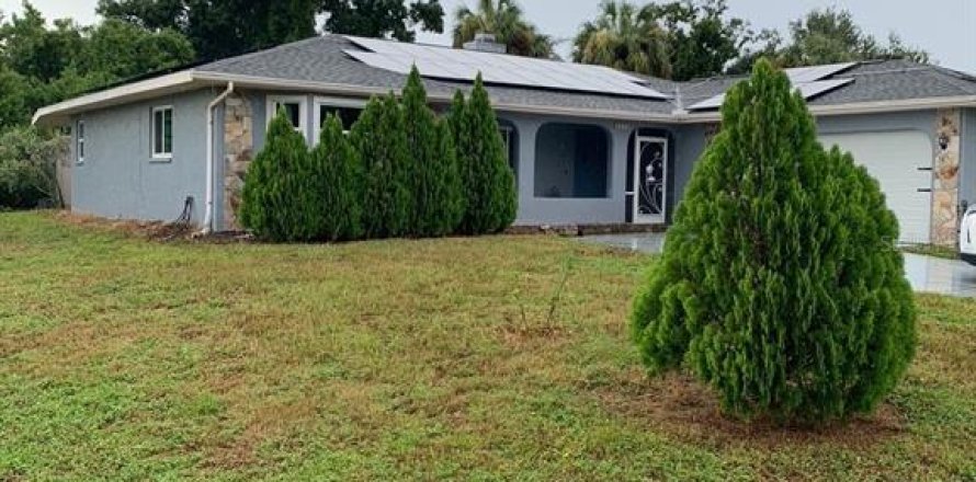 Villa ou maison à Port Charlotte, Floride 3 chambres, 166.48 m2 № 2376804