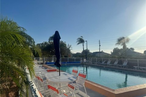 Adosado en venta en Punta Gorda, Florida, 2 dormitorios, 107.21 m2 № 2142511 - foto 15