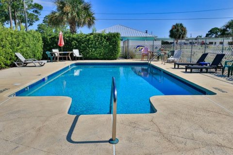 Duplex in Edgewater, Florida 2 bedrooms, 106.28 sq.m. № 2220995 - photo 24