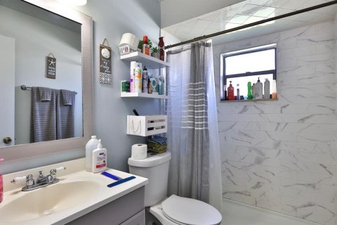 Duplex in Edgewater, Florida 2 bedrooms, 106.28 sq.m. № 2220995 - photo 18