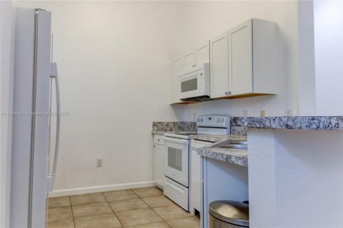 House in Homestead, Florida 3 bedrooms, 134.34 sq.m. № 1423123 - photo 7
