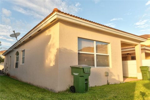 House in Homestead, Florida 3 bedrooms, 134.34 sq.m. № 1423123 - photo 3