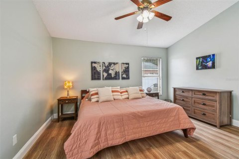 House in Tampa, Florida 3 bedrooms, 129.97 sq.m. № 1876413 - photo 3