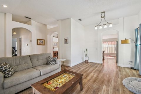House in Tampa, Florida 3 bedrooms, 129.97 sq.m. № 1876413 - photo 5