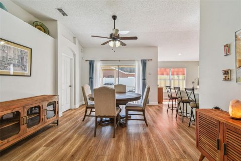 House in Tampa, Florida 3 bedrooms, 129.97 sq.m. № 1876413 - photo 14