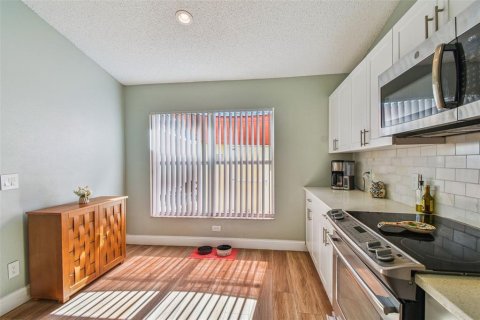 House in Tampa, Florida 3 bedrooms, 129.97 sq.m. № 1876413 - photo 23