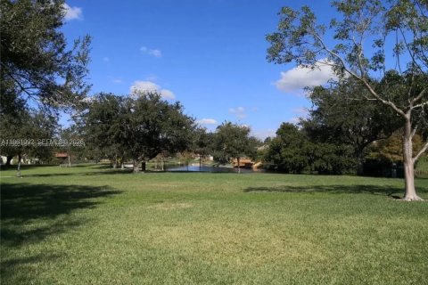 Снять в аренду виллу или дом в Плантация, Флорида 5 спален, № 2024699 - фото 4