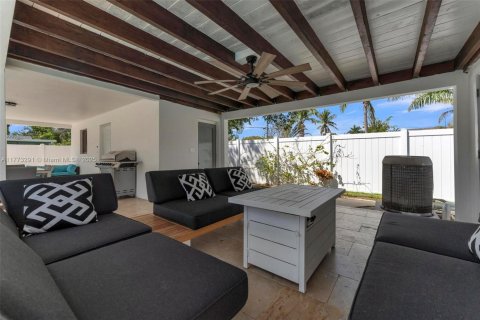 House in Hollywood, Florida 3 bedrooms, 155.24 sq.m. № 1965026 - photo 30