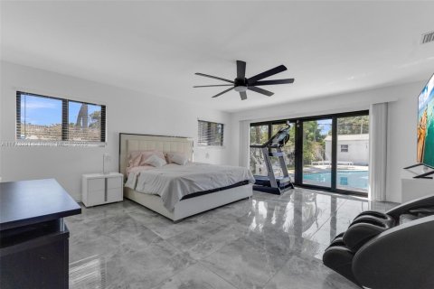 House in Hollywood, Florida 3 bedrooms, 155.24 sq.m. № 1965026 - photo 7