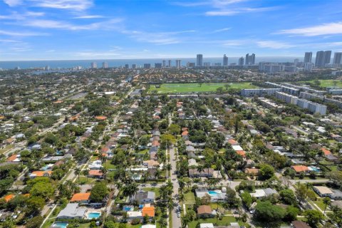 House in Hollywood, Florida 3 bedrooms, 155.24 sq.m. № 1965026 - photo 28