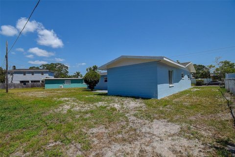 House in Saint Petersburg, Florida 3 bedrooms, 135.73 sq.m. № 1632443 - photo 30